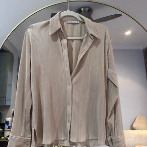 Abercrombie & Fitch Cream Button Down Shirt Lightweight Fabric Classic Collar